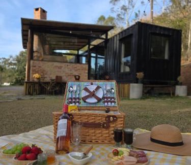 Miguel Pereira House | Casa Container com Hidro ao Ar Livre e Vista para a Natureza Miguel Pereira