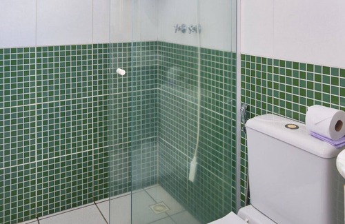 Jabaquara House | Casa Cravo e Canela com 3 Quartos, ar e Piscina