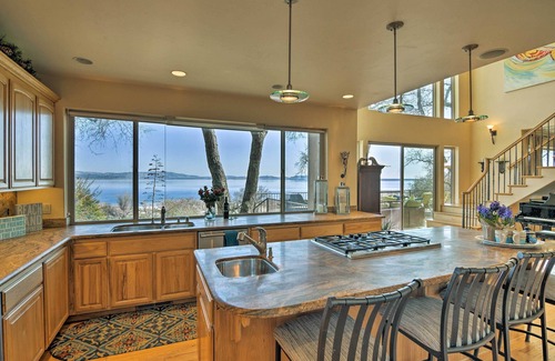 Granite Bay House | 'Casa d'Amore': Extravagant Lakefront Villa!