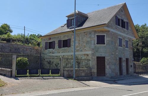 Caldas de Reis Ski Chalet | Casa da Escuela