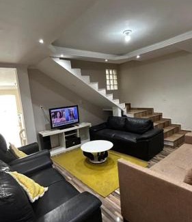 Aparecida House | Casa da família em Aparecida tv wi fi 4 banheiros à 5 min da Basílica