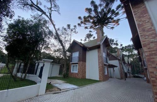 Vila Suzana House | Casa das Araucárias