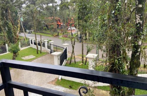 Vila Suzana House | Casa das Araucárias