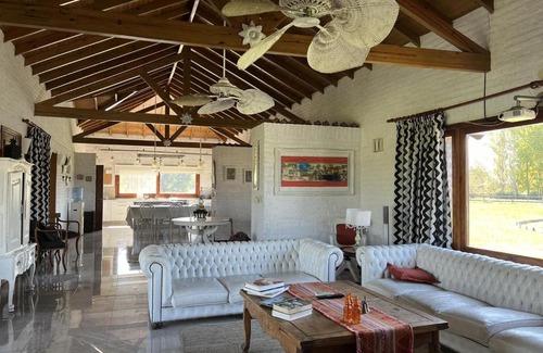 Partido de Monte House | Casa de campo en club privado Benquerencia