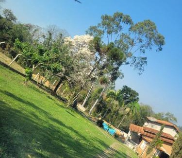 Aracoiaba da Serra House | Casa de Campo ampla e confortavel em Araçoiaba da Serra com lareira, perfeita para o friozinho