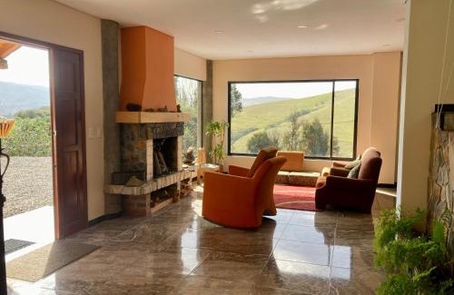 Guatavita Villa | Casa de Campo, chimi, jardin, terraza, montanas, cerca termales, reserva con anticipo