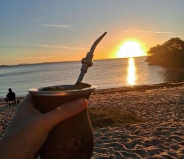 Itapua House | Casa de Campo com Açude a 5 minutos da Praia de Itapuã