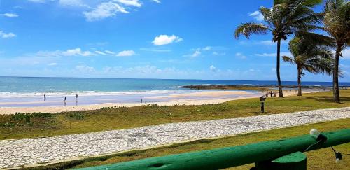 Itacimirim House | Casa de Gente Feliz Guarajuba - 6 suítes Pé na Areia