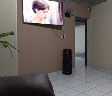 San Salvador House | Casa de Huéspedes Noche de Luna