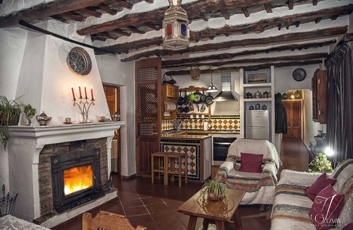 Bubion Cottage | Casa de la Fuente has panoramic views and is very comfortable
