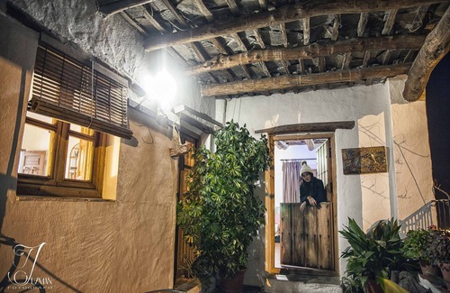 Bubion Cottage | Casa de la Fuente has panoramic views and is very comfortable