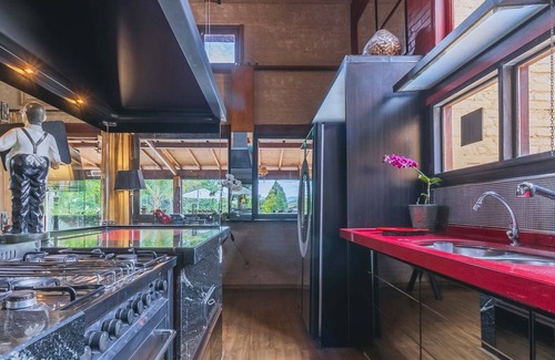 Amparo House | Casa de luxo em Amparo com piscina e churrasqueira