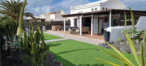 Montana Roja Villa | Casa De Nefertiti