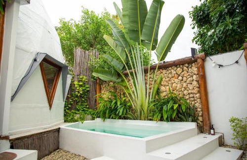 Tierra Bomba Island Hotel | Casa de playa Kommox Beach