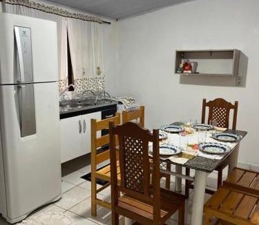 Porto Novo House | Casa de Praia -500 metros da Praia - Com 06 camas -sendo duas de casal - Garagem e entrada individual- Ar condicionado e roupa de cama