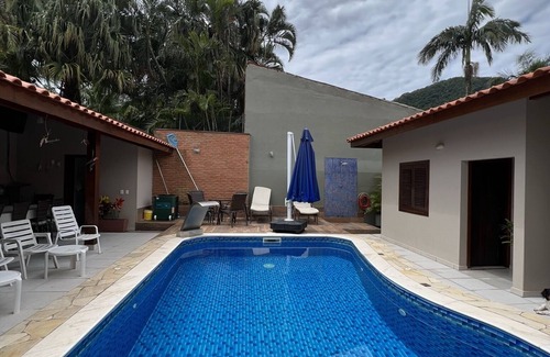 Praia de Barequecaba House | Casa de praia de alto padrão com piscina aquecida, rua principal de Barequeçaba.