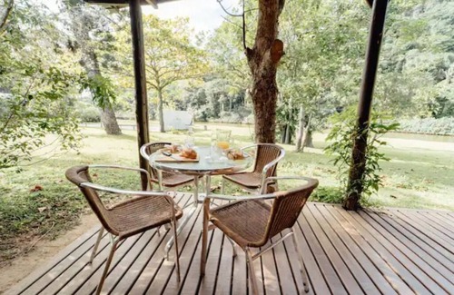 Pantano do Sul House | Casa de Praia em Frente ao Rio na Armação