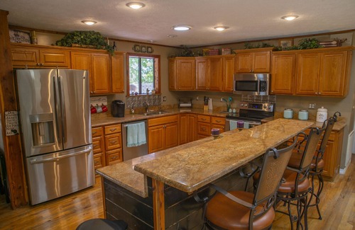 Gamaliel House | Casa DeBeers at Gamaliel Beautiful Log Home Resort style Pool, Lake Norfork