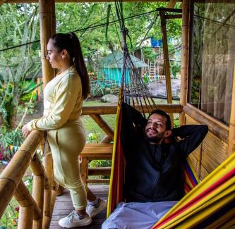 Chinauta Hotel | CASA DEL ÁRBOL, Romántico, Piscina, en Chinauta, el mejor clima