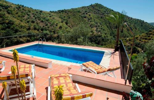 Canillas de Aceituno Villa | Casa del Algarrobo