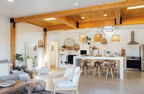 Twentynine Palms House | Casa Del Desierto—Private Boho Oasis with Palm Trees, Hot Tub, Fire Pits