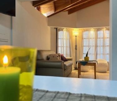 Plottier Apartment | Casa del Pinar-Plottier-Diario Semanal Mensual-La Mejor Ubicación-Garaje Cerra do