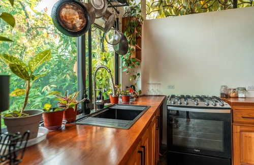 Bocas del Toro House | Casa Deliciosa - 2 Story Home, 2 min from beach, kitchen, office, dogs allowed