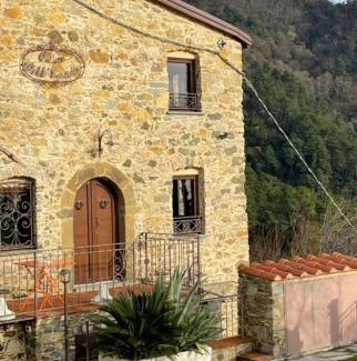 Castelnuovo Magra Apartment | Casa Dell'Angelo Cherubino Monolocale