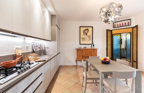 Lumiere House | Casa delle Lumiere. 6 beds between the sea, thermal baths, and the Tuscan countryside