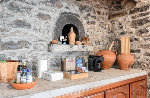 Arco da Calheta Cottage | Casa do Pombal, a Home in Madeira