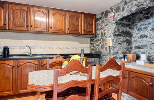 Arco da Calheta Cottage | Casa do Pombal, a Home in Madeira