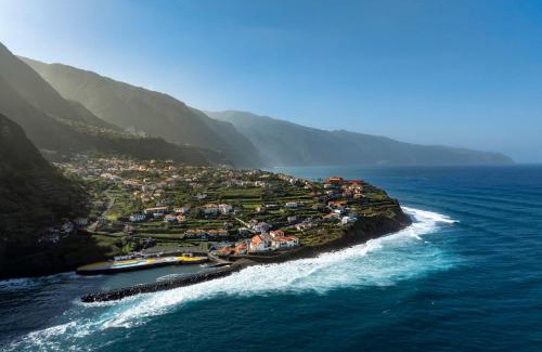Ponta Delgada House | Casa do Terreiro by An Island Apart