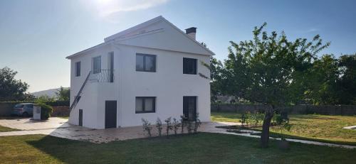 A Porqueira House | Casa doble con piscina a 1000 m de la playa