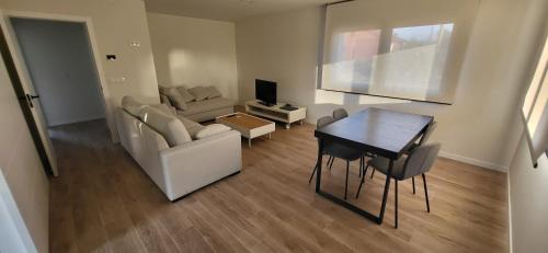 A Porqueira House | Casa doble con piscina a 1000 m de la playa