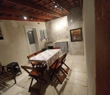 Centro House | Casa em condomínio no Centro de Bertioga com Ar condicionado