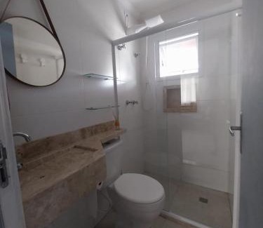 Centro House | Casa em condomínio no Centro de Bertioga com Ar condicionado