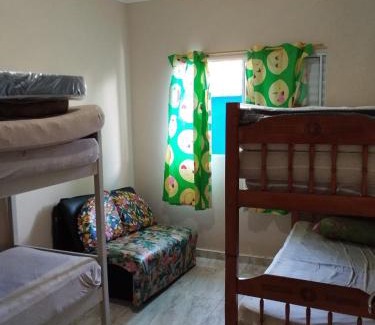 Raul Cury House | Casa em Itanhaém com piscina