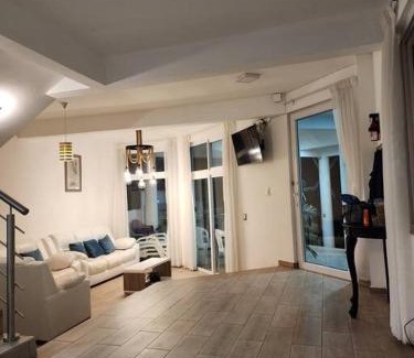 Santa Cruz La Laguna Villa | Casa Emanuel Frente al lago