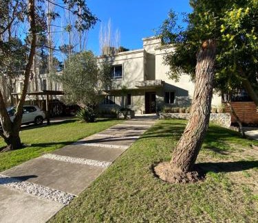 El Placer House | Casa en Barrio Cerrado en Rincón del Indio cerca del mar