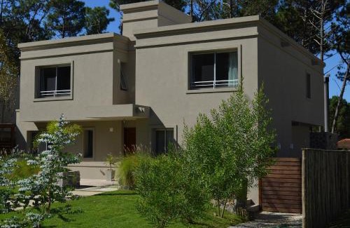 El Placer House | Casa en Barrio Cerrado en Rincón del Indio cerca del mar