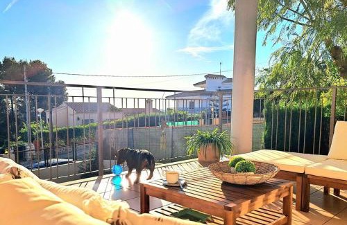 Chiva House | Casa en Valencia, piscina, cerca de golf, playas, moto Gp
