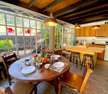 Tepoztlan House | Casa Encino con alberca climatizada en Tepoztlán