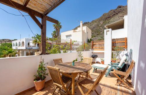 Presillas Bajas House | Casa entre volcanes y sal