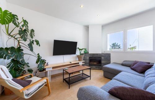 Presillas Bajas House | Casa entre volcanes y sal