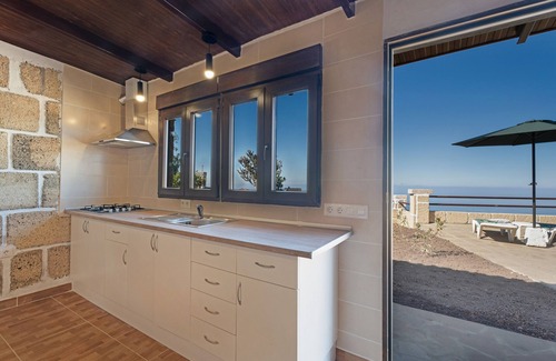 Valle de San Lorenzo Villa | 'Casa Eyden Sunset View' with Private Terrace and Wi-Fi