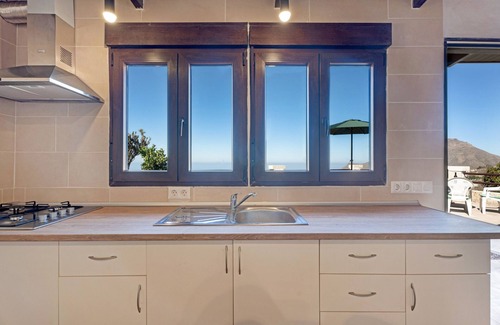 Valle de San Lorenzo Villa | 'Casa Eyden Sunset View' with Private Terrace and Wi-Fi