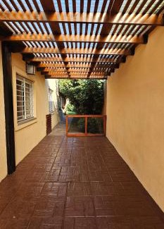 Belen de Escobar Apartment | Casa familiar con doble patio, cochera, fácil acceso en el centro de Escobar