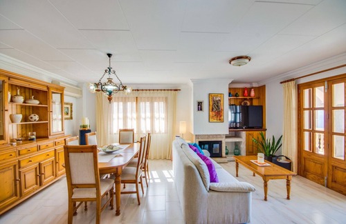 Alcudia Ski Chalet | Casa Flor with swimming pool near Alcudia beach