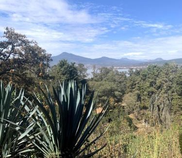 Santa Fe de la Laguna House | Casa Gary, in front of the lake