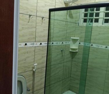 Barra do Garcas House | Casa grande, ar em todos os quartos, cabe 3 carros